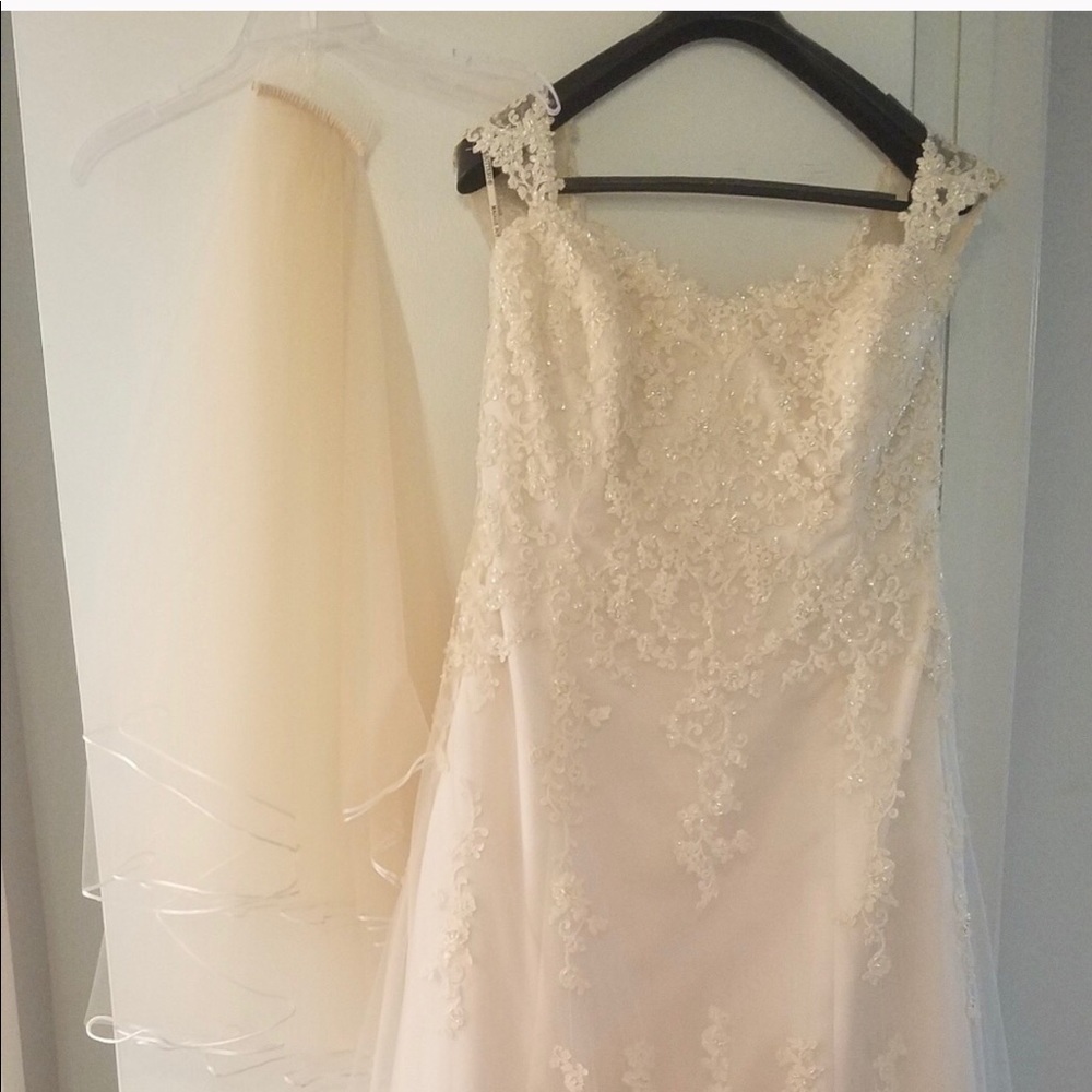Maggie Sottero “Emma” Size 22